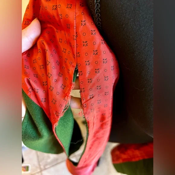 Vintage Christa Moden of Salzburg, Austria Green Wool Cape with White Stitching - Picture 7 of 8